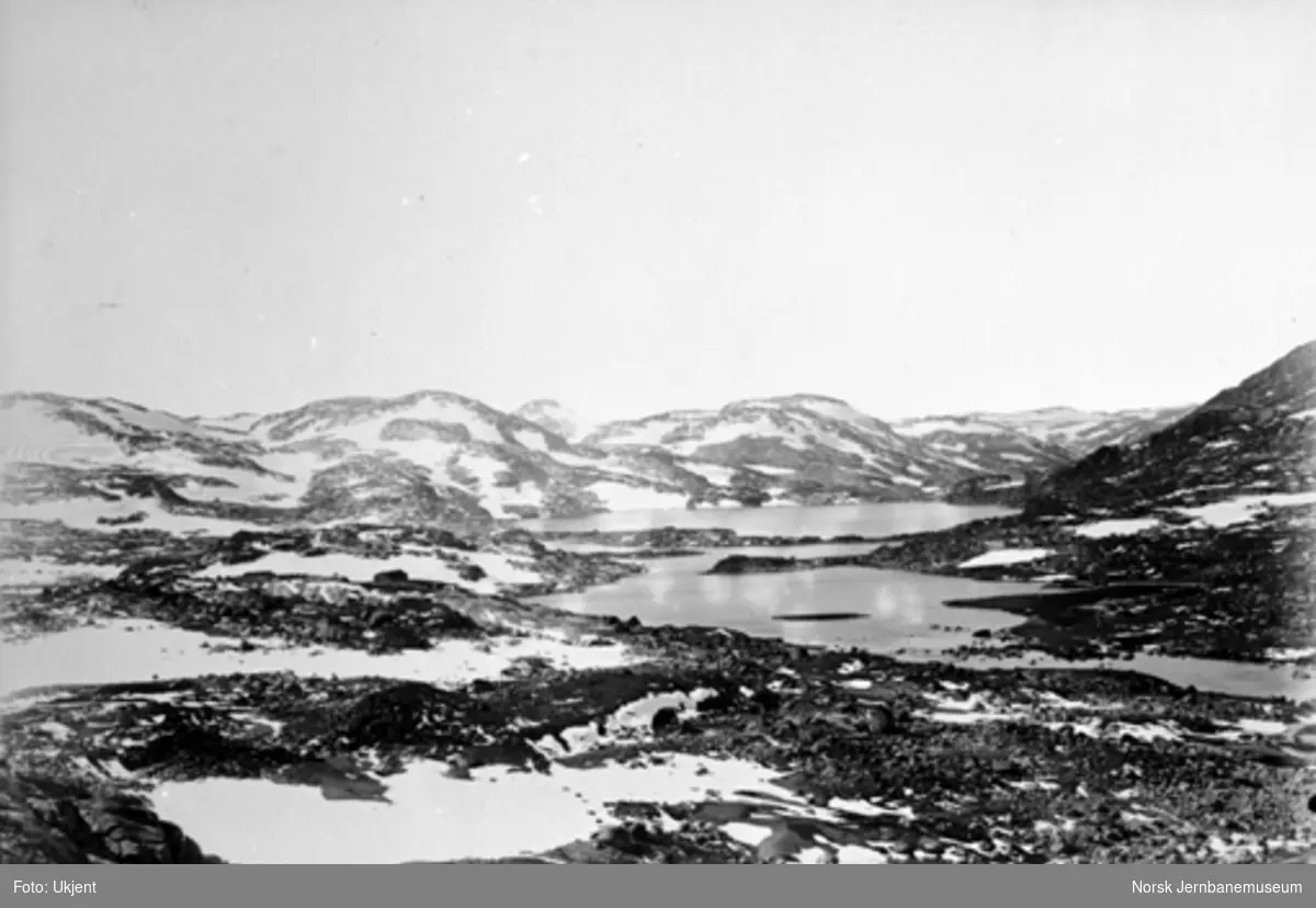 Bergensbanens anlegg; utsikt fra oset av Svartevatn