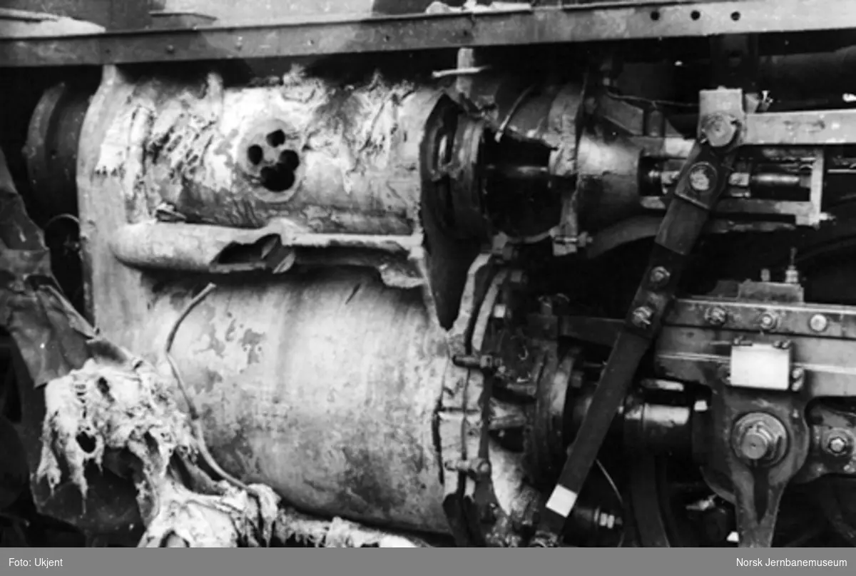 Kollisjon ved Frogner 26.8.1943 : skader på damplokomotiv type 24c nr. 405